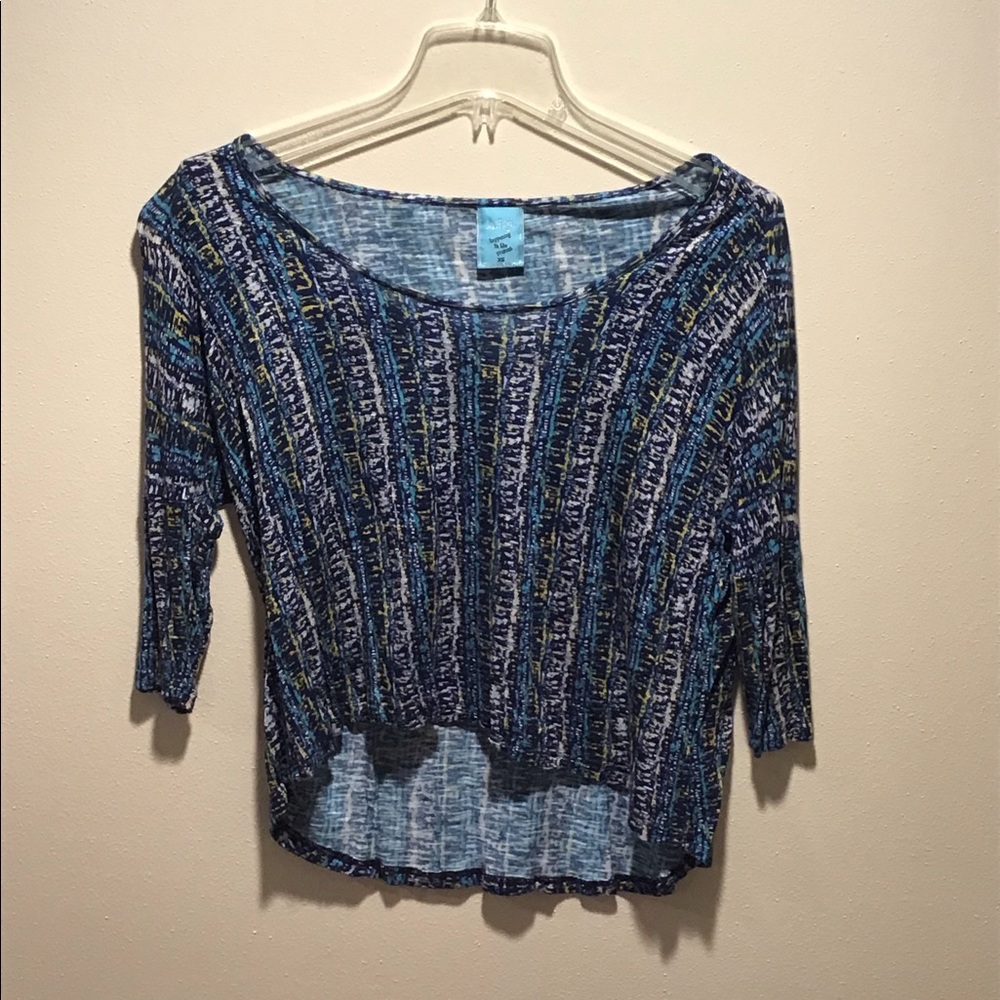 3/4 sleeve blue and yellow pattern top. Size XS